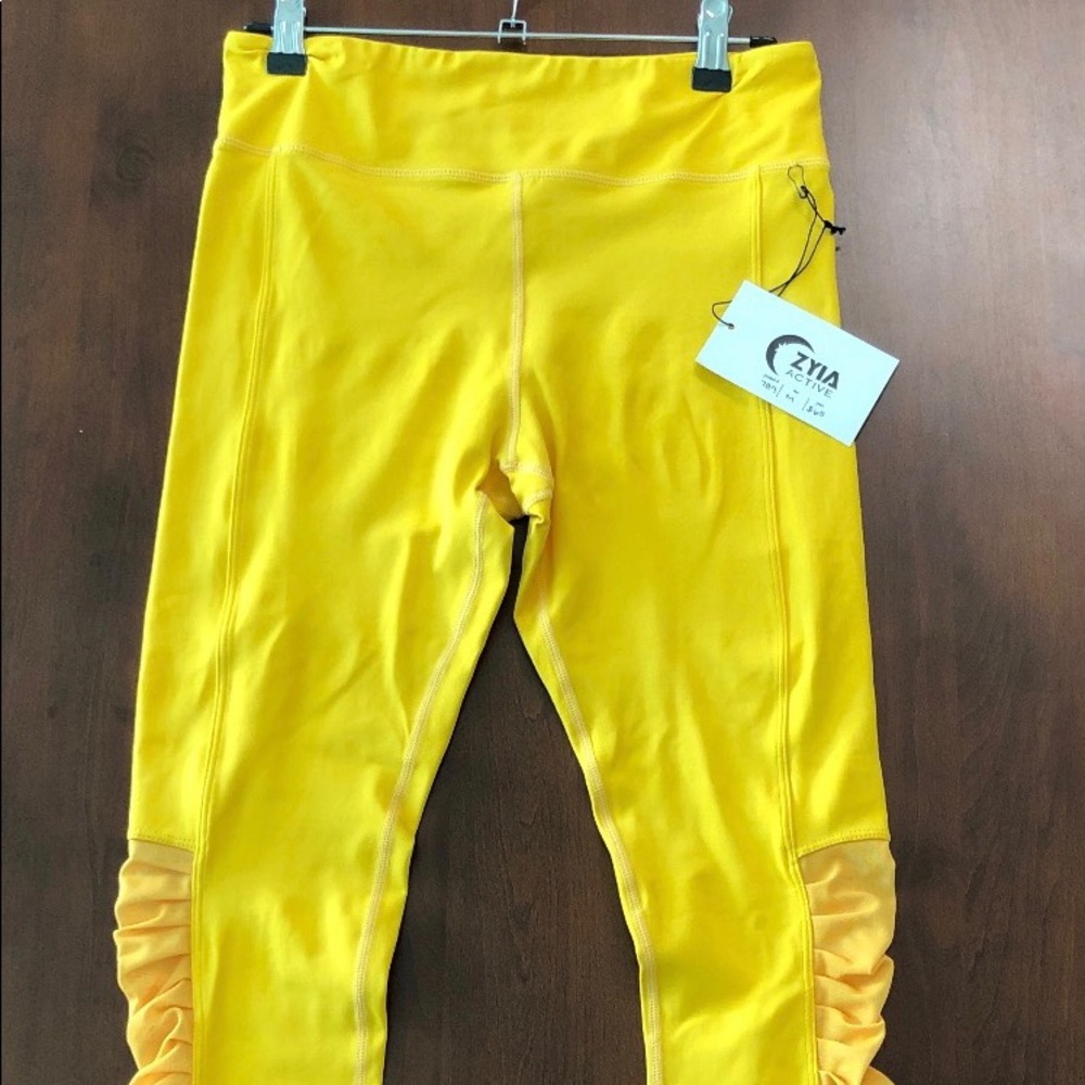 ZYIA daffodil light n tight leggings